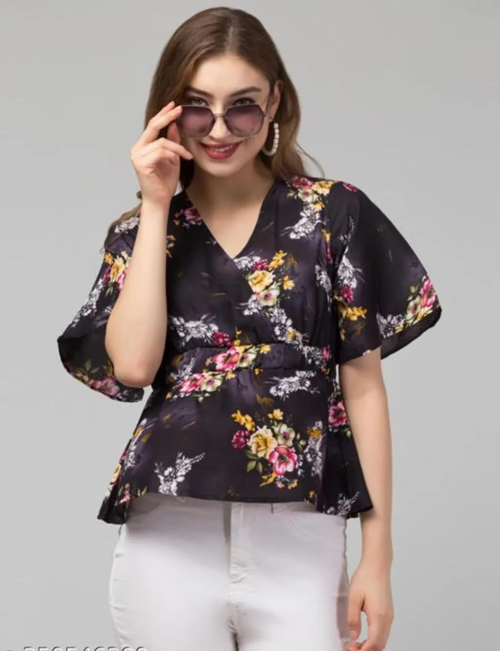 V-neck Floral Printed Regular use tops